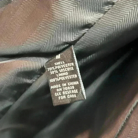 Black blazer. - Picture 4 of 4